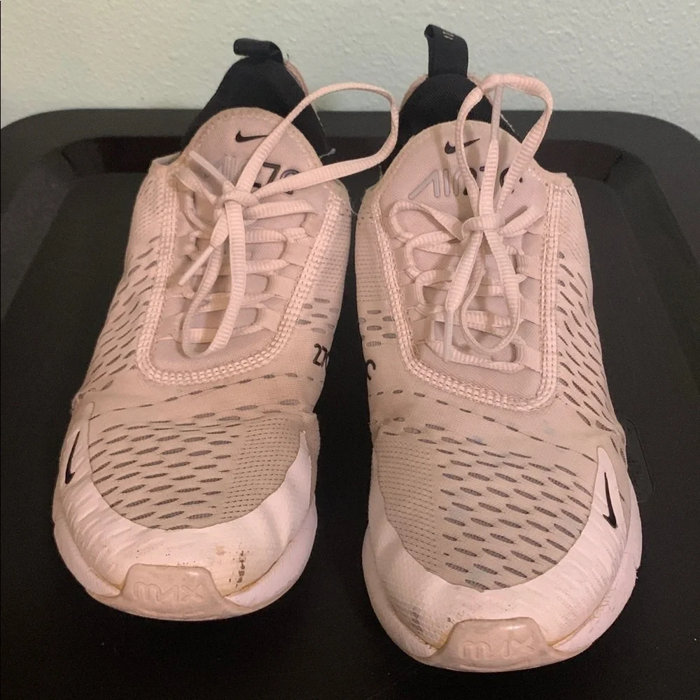 Nike Air Max 270 White and Black Tennis Shoes Size 8 - Picture 2 of 6